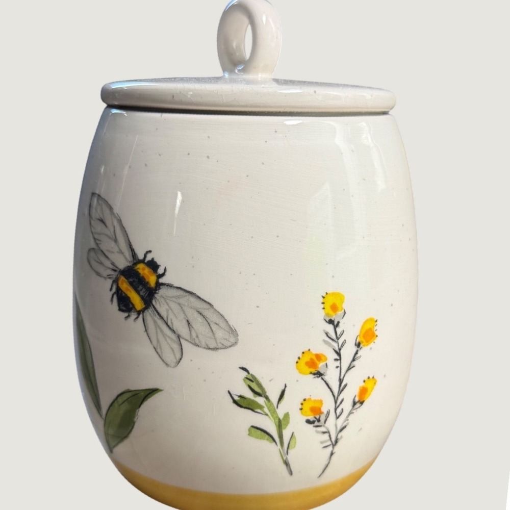 Heartland Hive Bumblebee Ceramic Canister with Lid White Yellow Farmhouse Jar